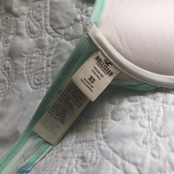 🎊2 for 15🎊Hollister bikini top - Picture 3 of 3